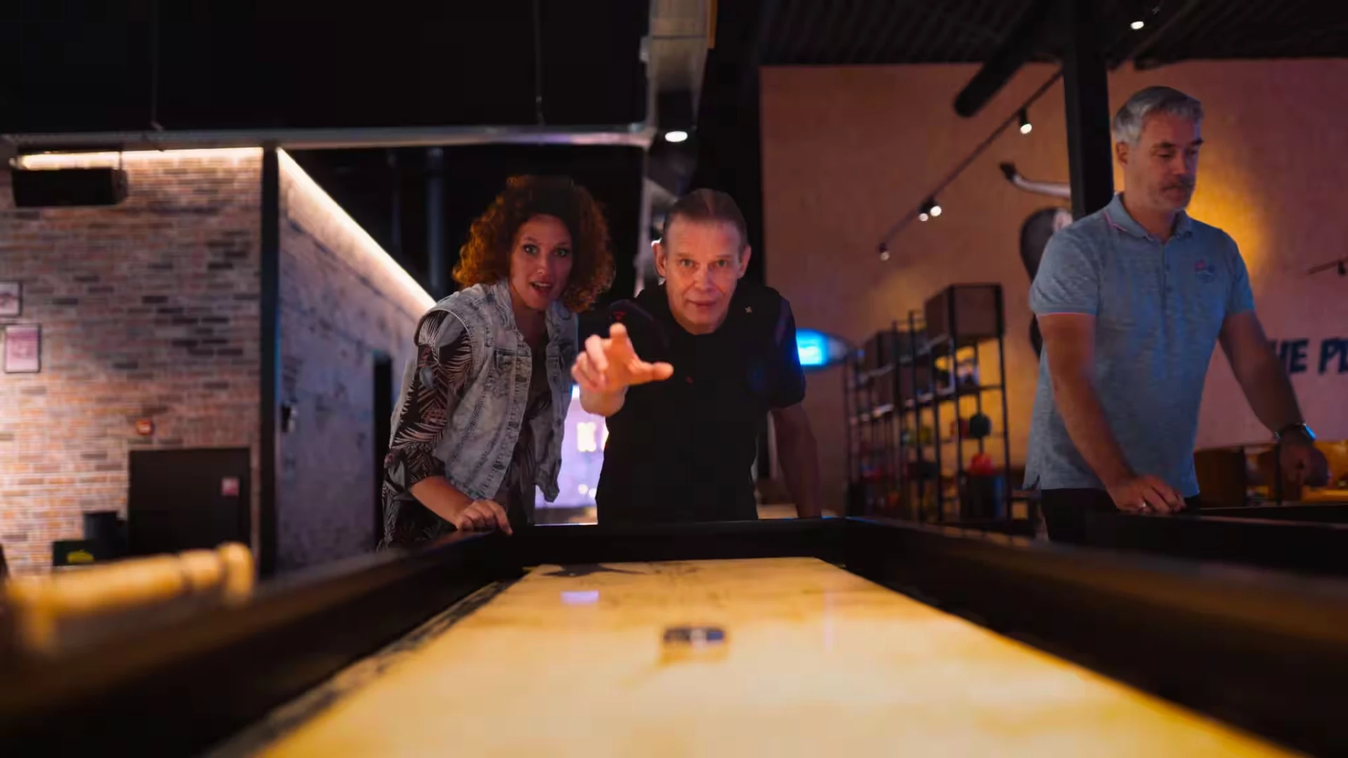 Dolfijn Bowling Tilburg Shuffly installation