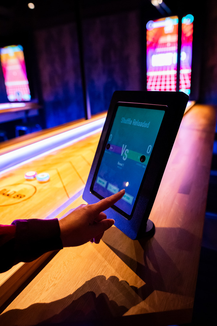 Shuffleboard tablet