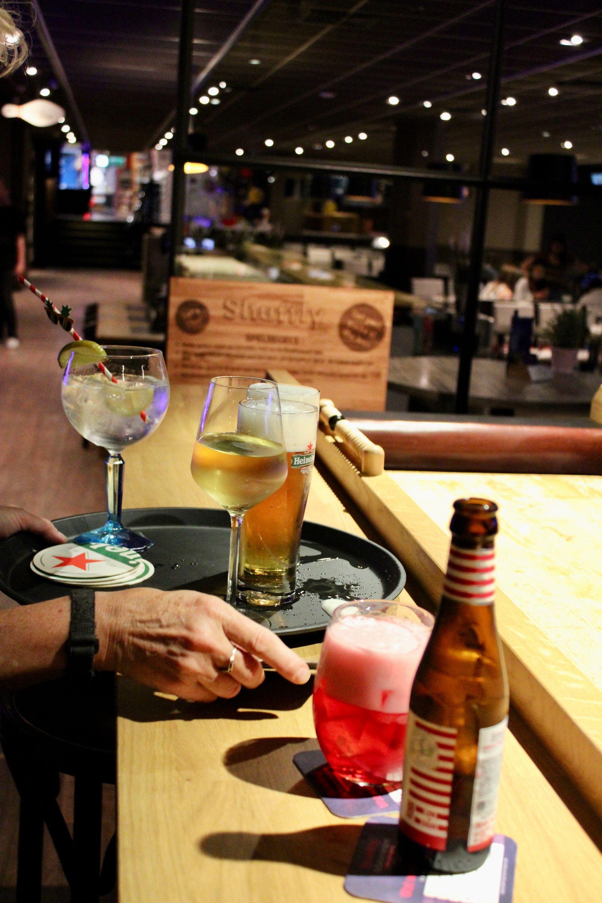 Shuffleboard bar