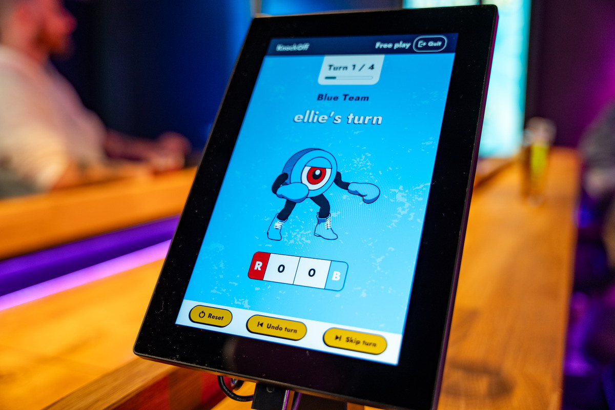 Shuffleboard tablet